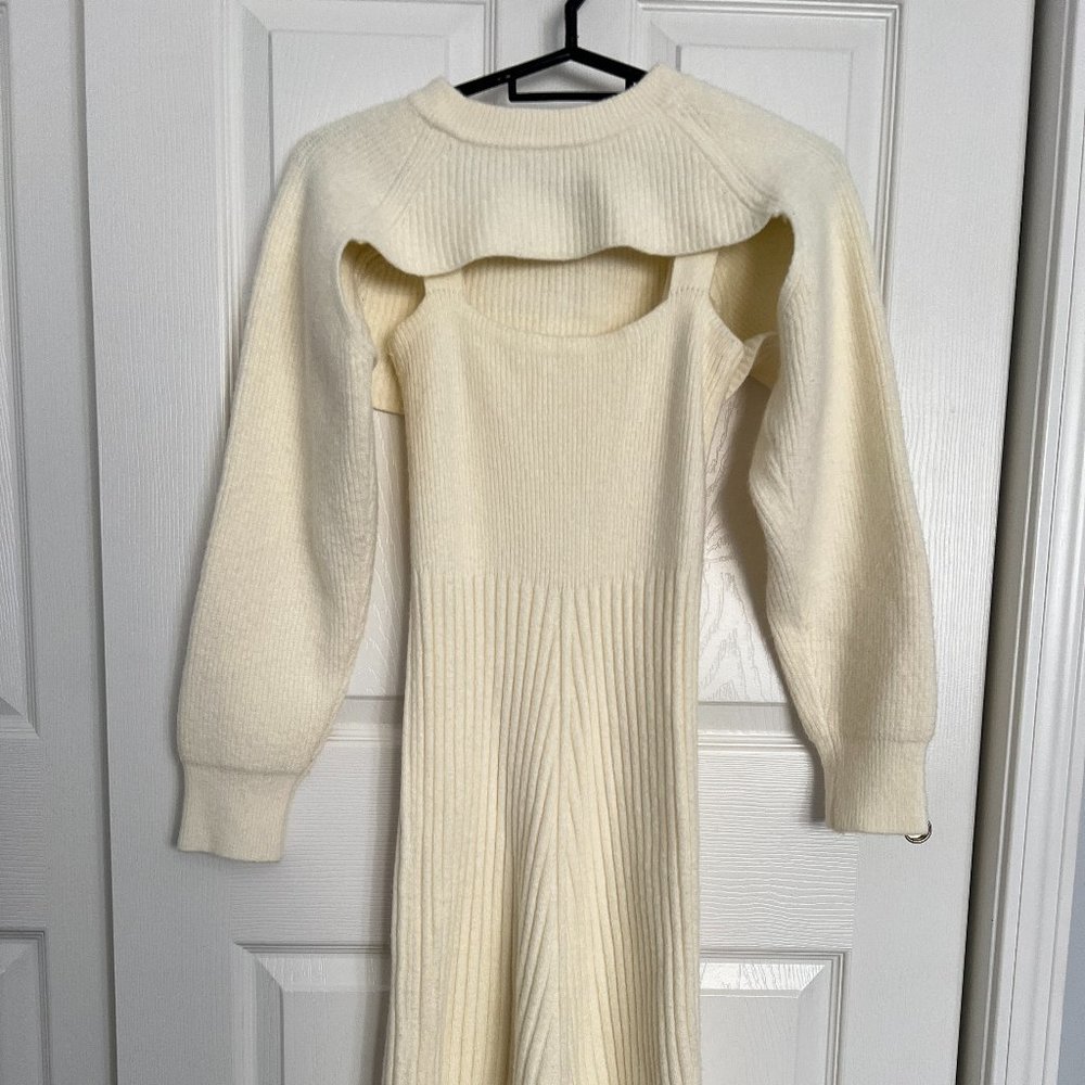 Knitted cream long sleeves and dress